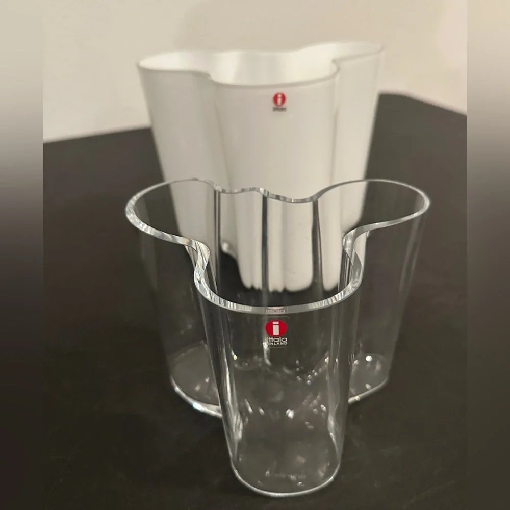Iittala EUC Alvar Aalto Glass Classic Large White‎ Vase Size H 6 1/4